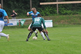 爱游戏中国官方登录入口网站-足球战术多样化提升比赛精彩度，足球比赛技战术的运用和分析